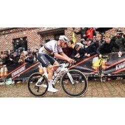 van der Poel remporte le troisième Tour des Flandres